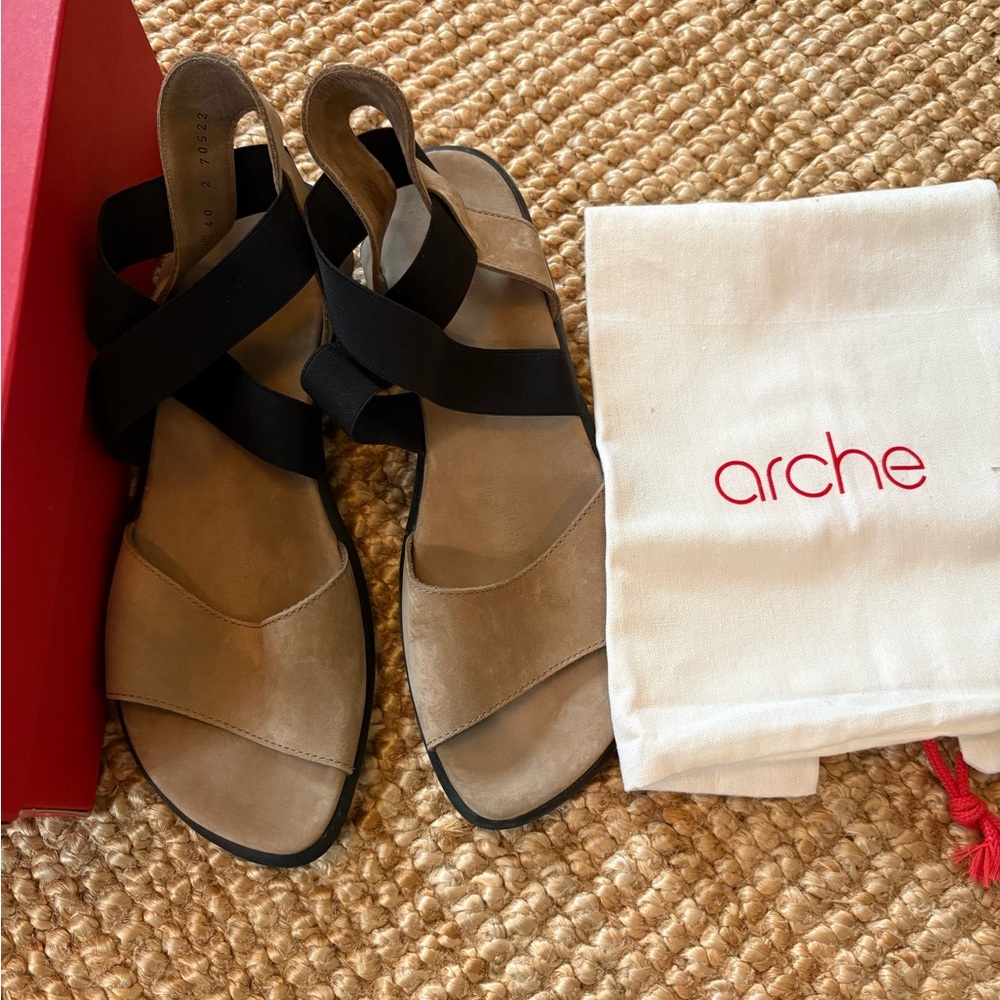 Arche Red Shoe Box with Branding